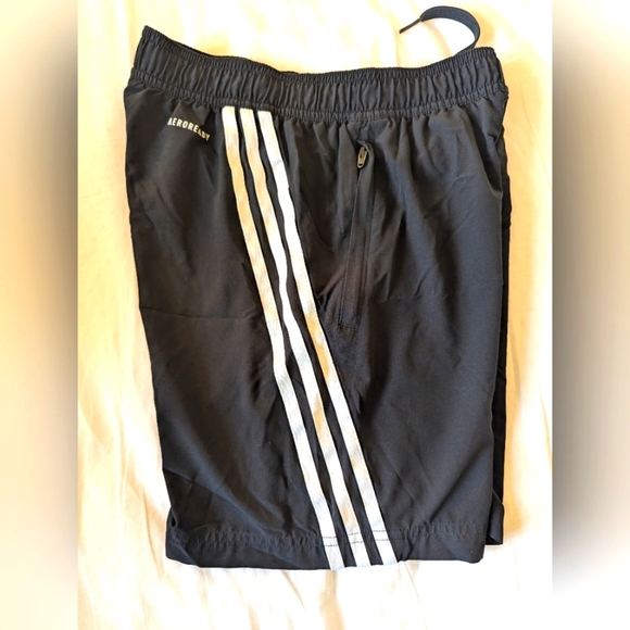 Adidas Shorts Youth Unisex Black 3 Stripes Size Medium, Zipper Pockets - Picture 2 of 11